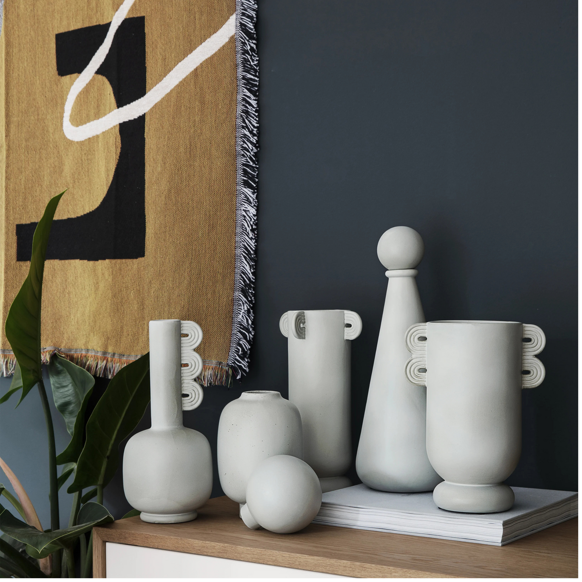 Muses Ania Vase | Off White by FERM LIVING (muses-vase-ania)