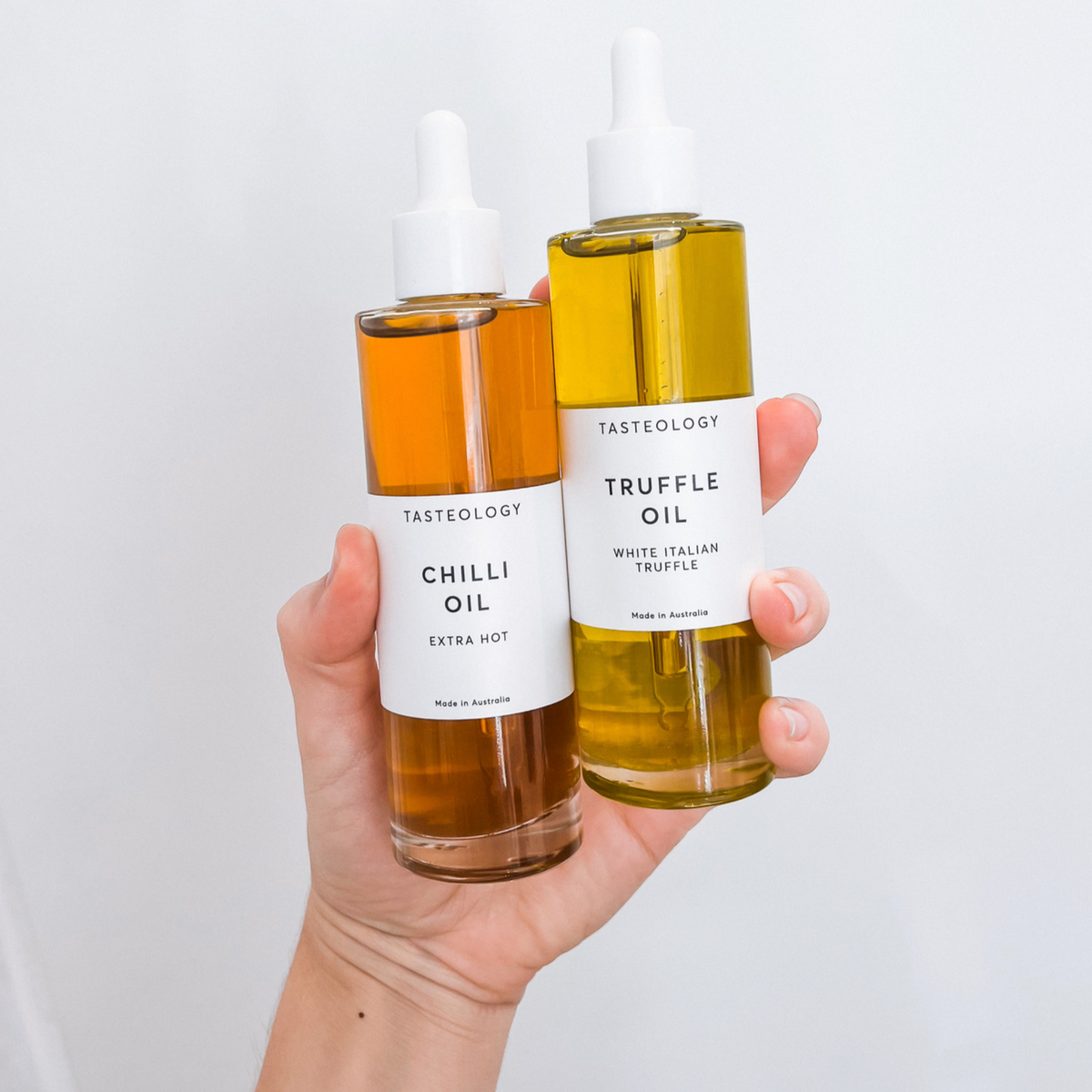 Chilli & Truffle Oil Duo by TASTEOLOGY (oil-duo-set-chilli-truffle)