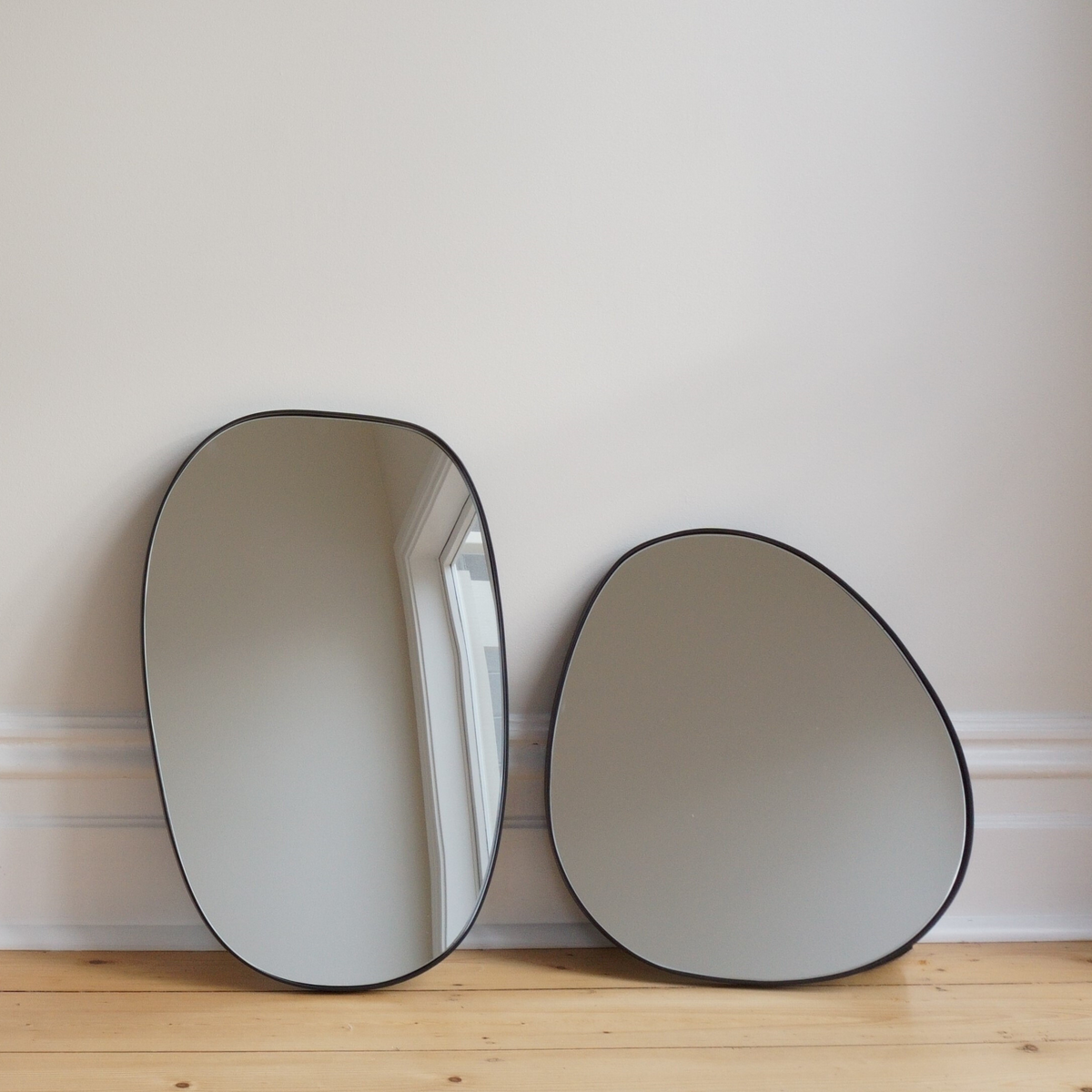 Organic Mirror L | Black by URBAN NATURE CULTURE (urban-nature-culture-organic-mirror-l)