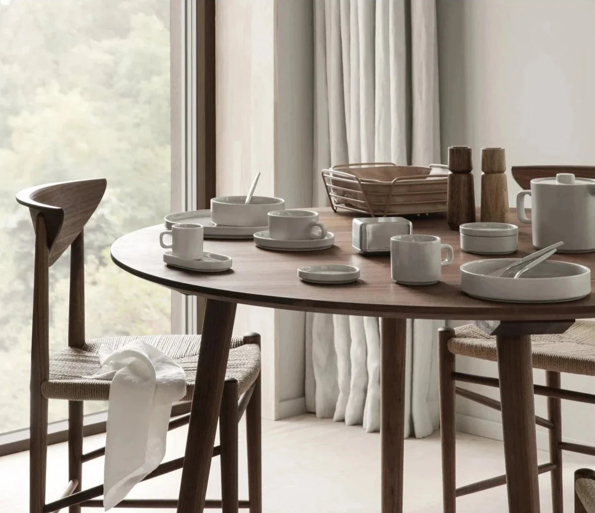 Pilar Serving Plate L | Moonbeam by BLOMUS (pilar-plate-moonbeam)