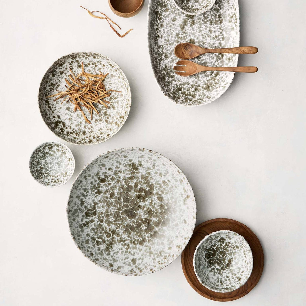 Tell Me More Rivoli Salad Bowl | Medium | Green Splatter