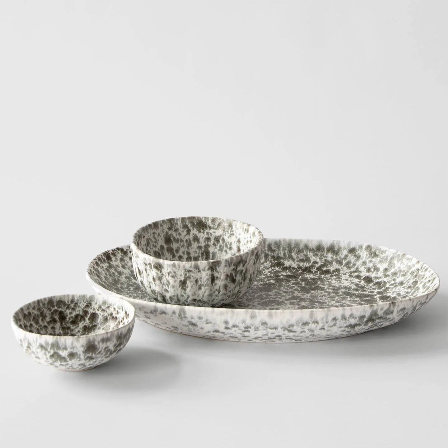 Tell Me More Rivoli serving plate | Small | Green Splatter