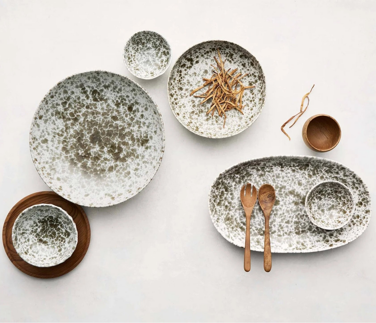 Tell Me More Rivoli serving plate | Small | Green Splatter