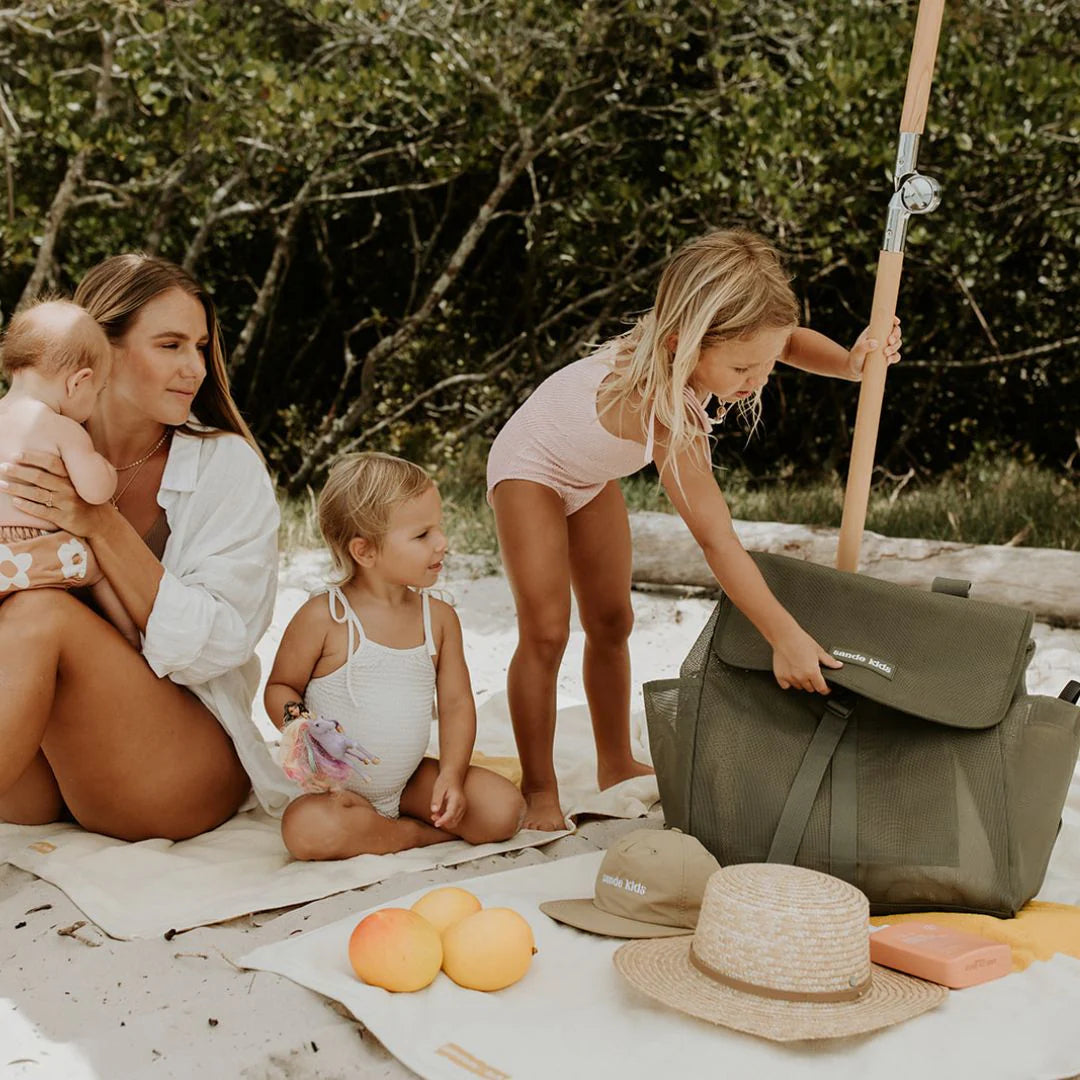 Beach Hauler Mesh Backpack | Pandanus