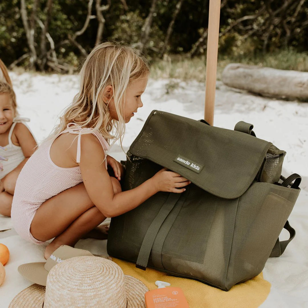 Beach Hauler Mesh Backpack | Pandanus