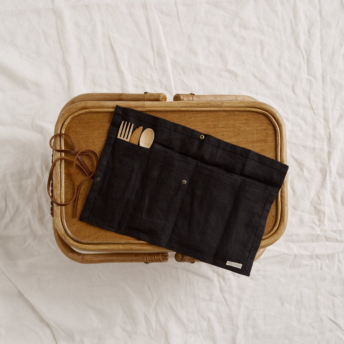 4 Person Cutlery Roll by Le Weekend (4-person-cutlery-roll)