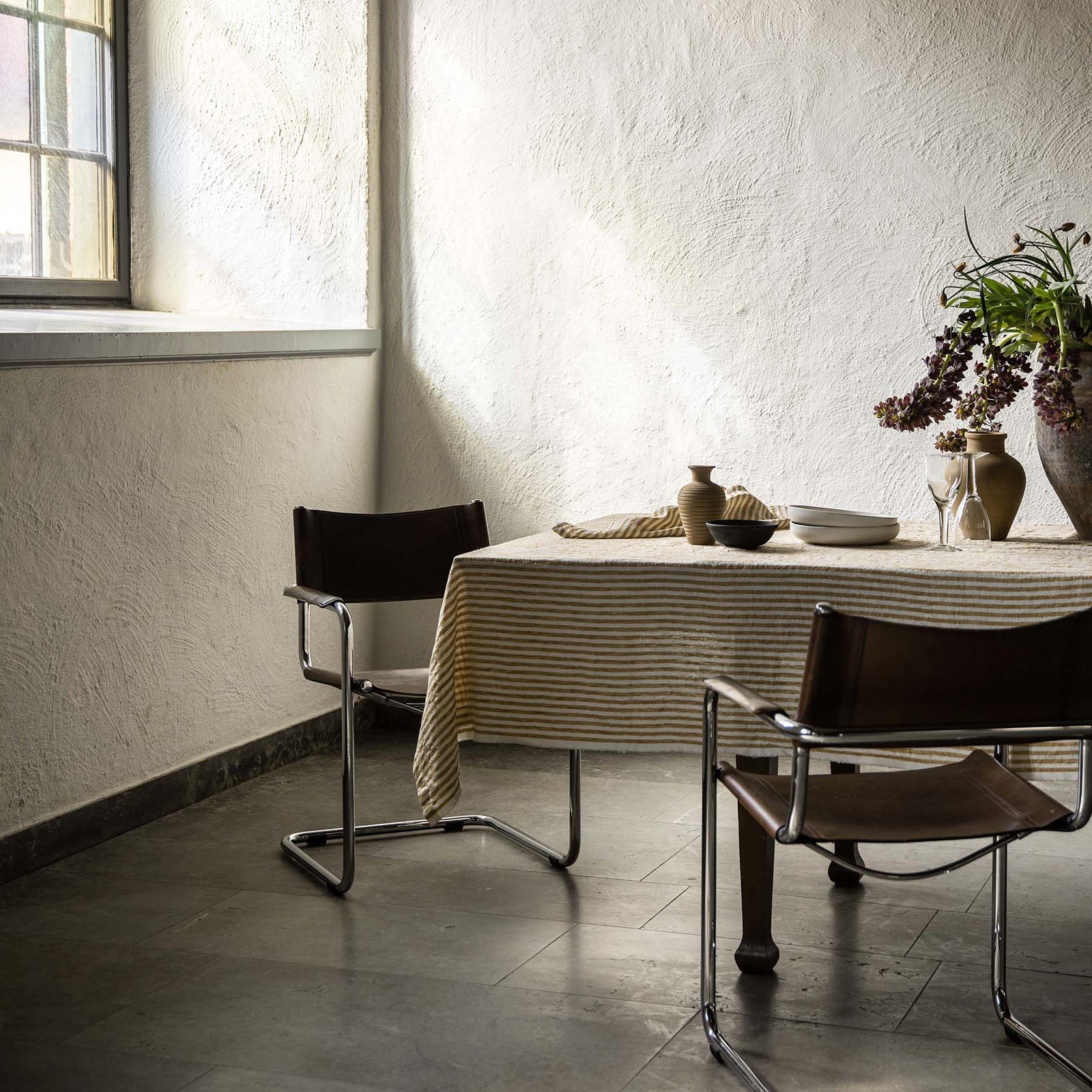 Tell Me More Leon Table Cloth 145x330 | Spice