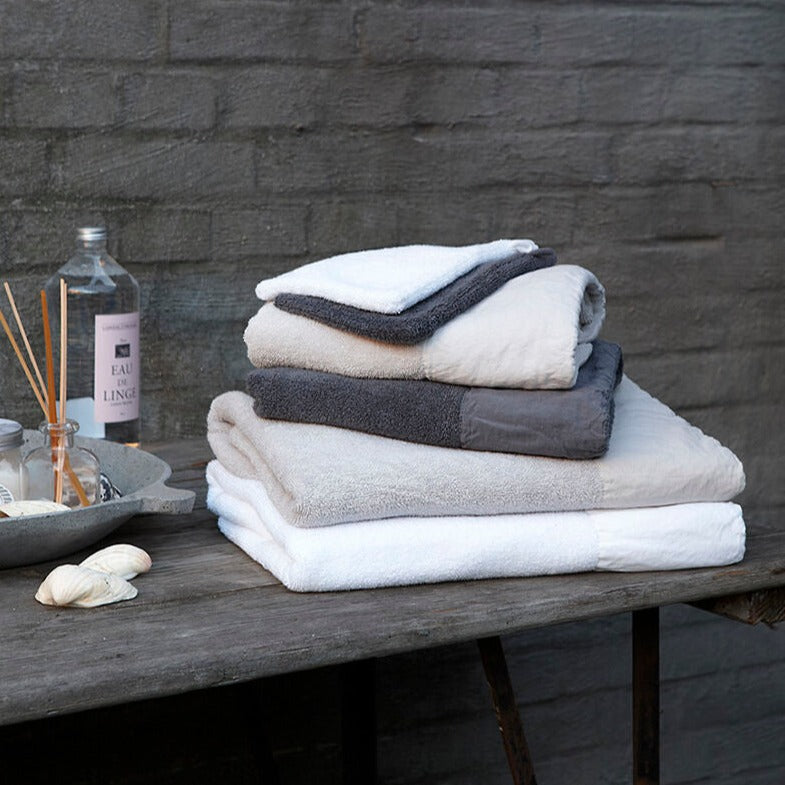 ANTIBES Washcloth Mit - Dark Grey by HOME LINEN LABELS (home-linen-labels-antibes-16-21-cm-dark-grey-washcloth)