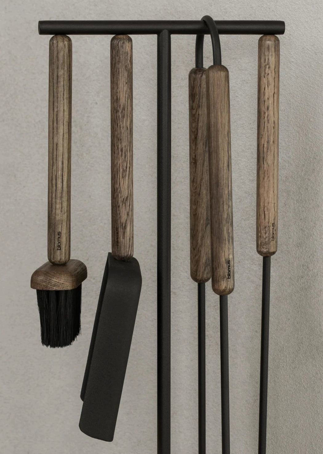ASHI Fireplace Tool Set (Standing) 5pcs - Oak by BLOMUS (blomus-ashi-fireplace-tool-set-5-standing-brown)