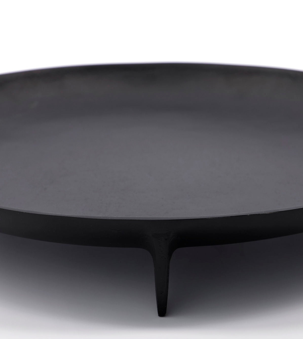 Cast Tray | Black by HOUSE DOCTOR (house-doctor-tray-cast-black)