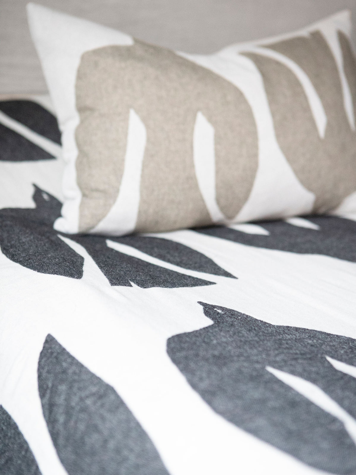 EARLY BIRD Throw | Beluga by BRITA (brita-early-bird-throw-beluga)