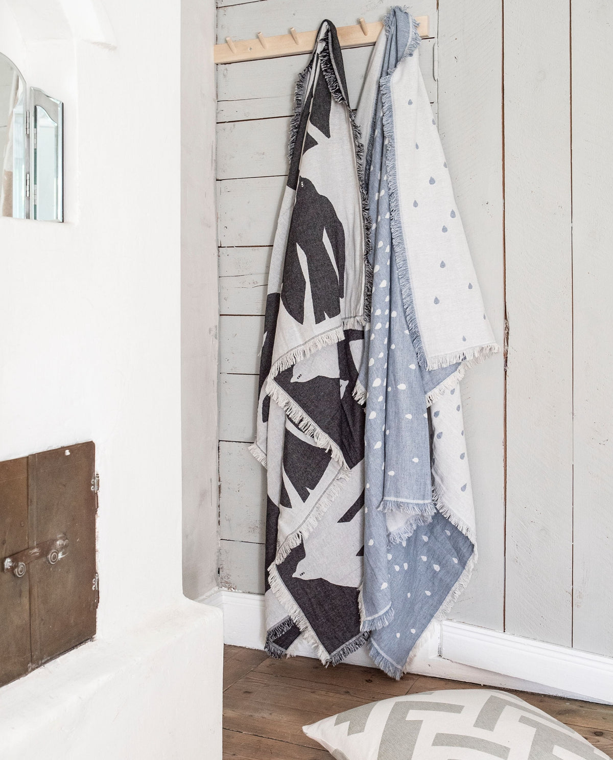 EARLY BIRD Throw | Beluga by BRITA (brita-early-bird-throw-beluga)