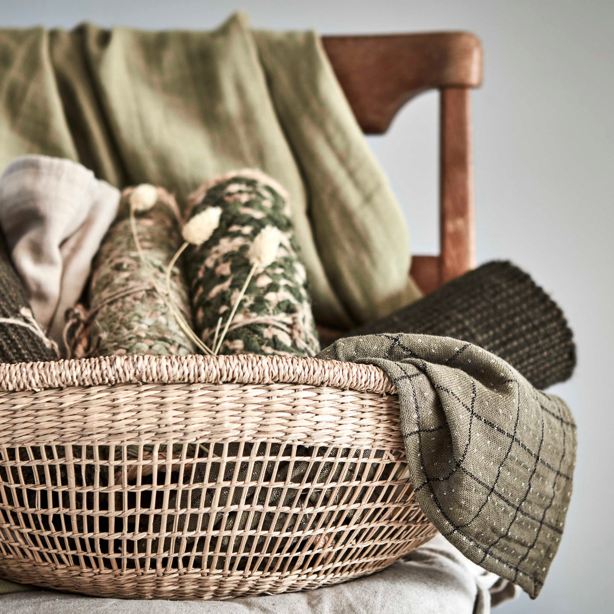 Elsa Cotton Napkin - Olive/Black by AFFARI OF SWEDEN (affari-of-sweden-elsa-napkin-olive-green-black)