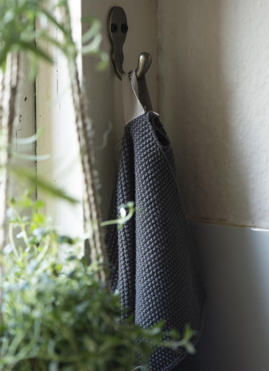 MYNTE Kitchen Towel | Dark Grey by IB LAURSEN (ib-laursen-towel-mynte-dark-grey-knitted)