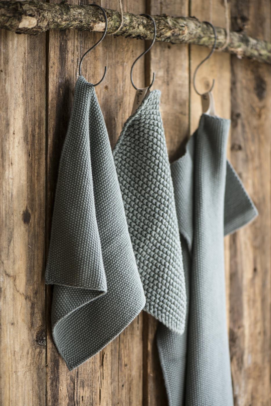 MYNTE Kitchen Towel | Moss Green by IB LAURSEN (ib-laursen-towel-mynte-moss-green-knitted)