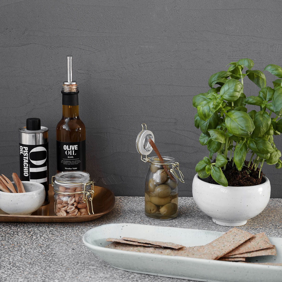 MADE Serving Dish 35cm | Ivory by HOUSE DOCTOR (house-doctor-serving-dish-made-ivory-fn0470)