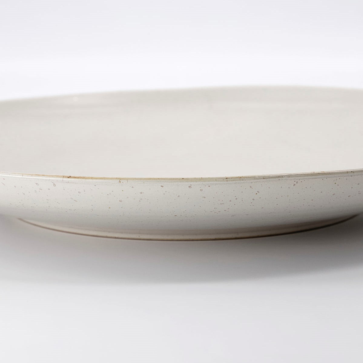 Pion Round Platter 36cm | Grey/White by HOUSE DOCTOR (house-doctor-dish-pion-grey-white-dia-36cm)
