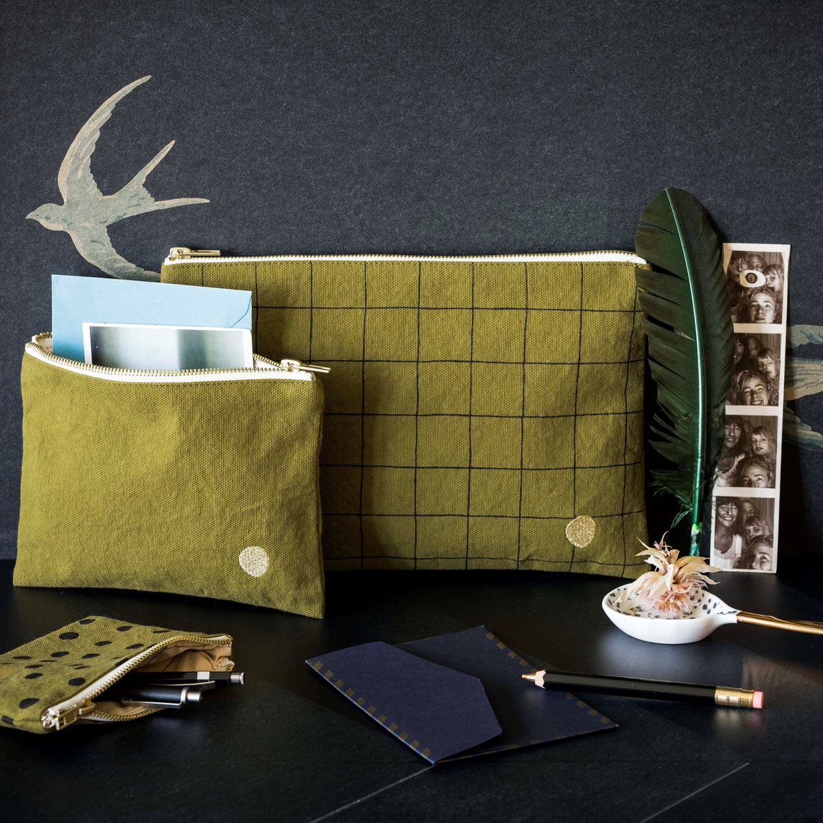 Pouch Oscar L | Lichen by La Cerise Sur Le Gateau (la-cerise-sur-la-gateau-pouch-oscar-lichen-l)