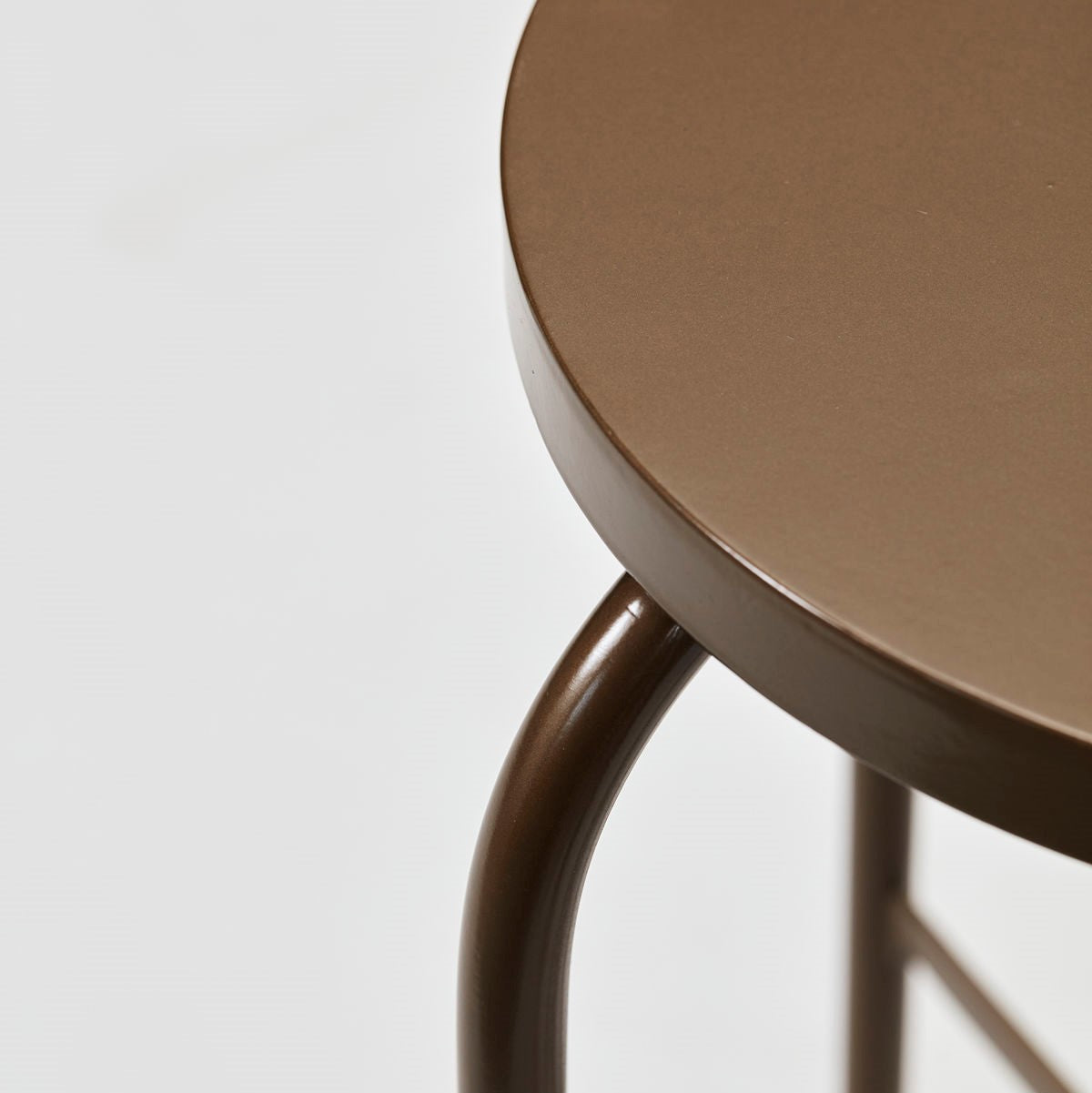 SHAKER Stool | Bronze by HOUSE DOCTOR (house-doctor-stool-shaker-golden-brown)