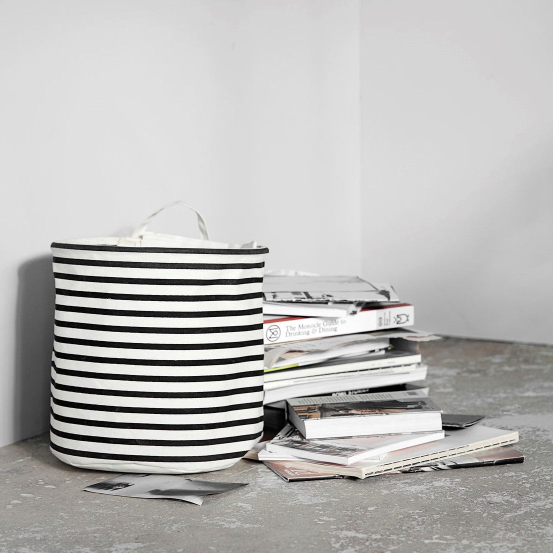 STRIPES 30x30cm Storage Bag - Black/White
