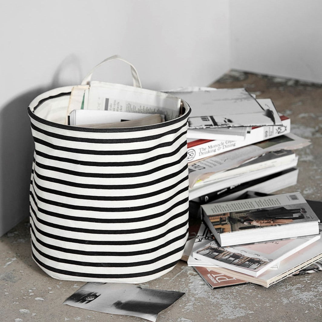 STRIPES 30x30cm Storage Bag - Black/White by HOUSE DOCTOR (house-doctor-storage-bag-stripes-black-white-ls0350)
