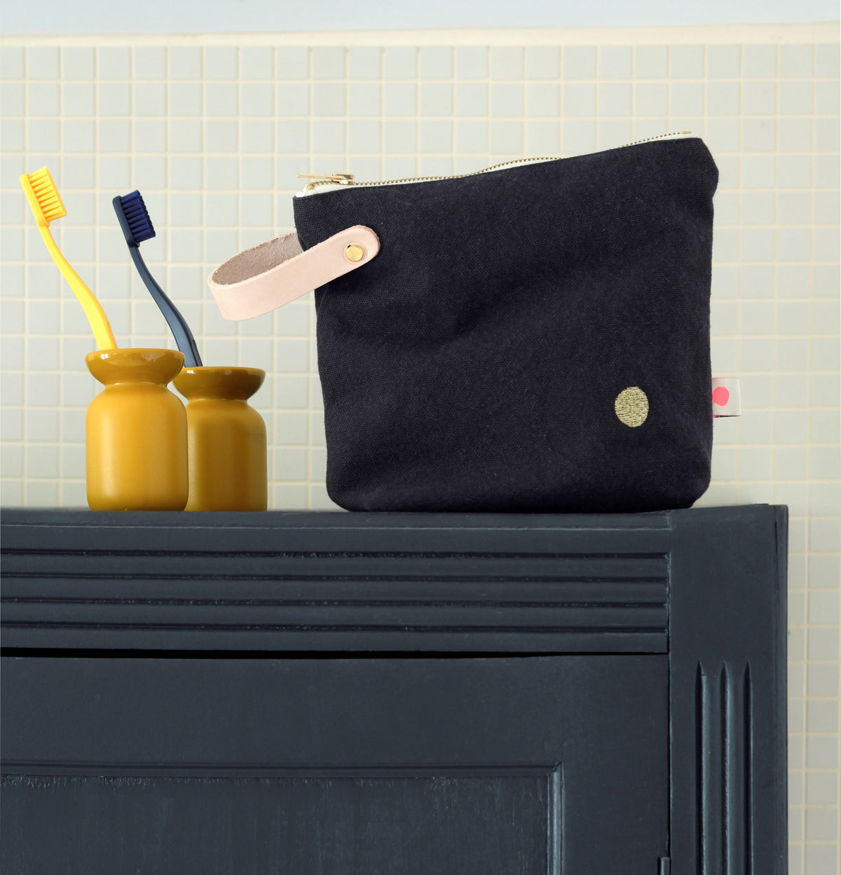 Toiletry Bag Iona PM | Caviar by La Cerise Sur Le Gateau (la-cerise-sur-la-gateau-toiletry-bag-iona-caviar-pm)