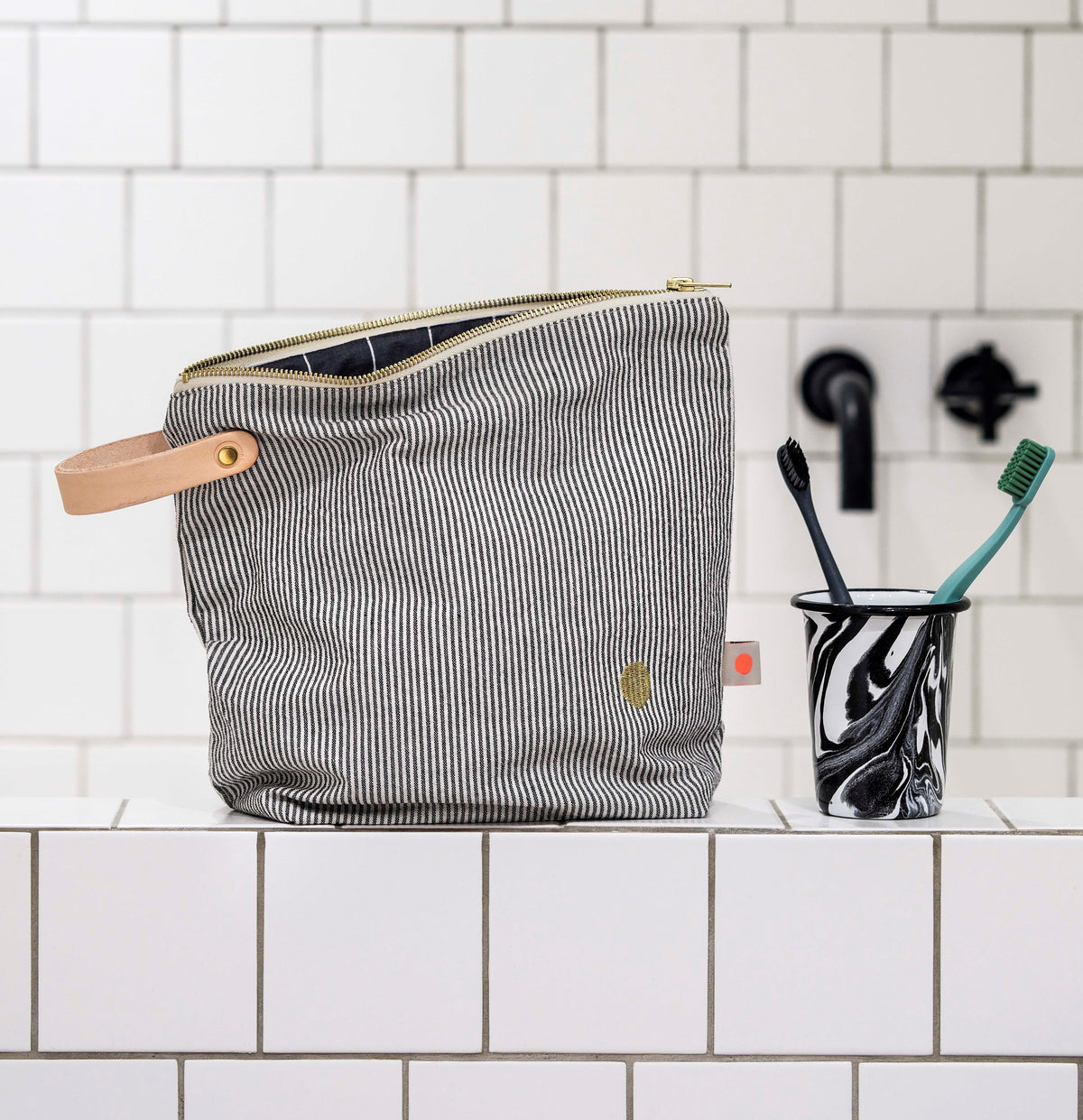 Toiletry Bag Finette GM | Caviar by La Cerise Sur Le Gateau (la-cerise-sur-la-gateau-toiletry-bag-finette-caviar-leather-gm)