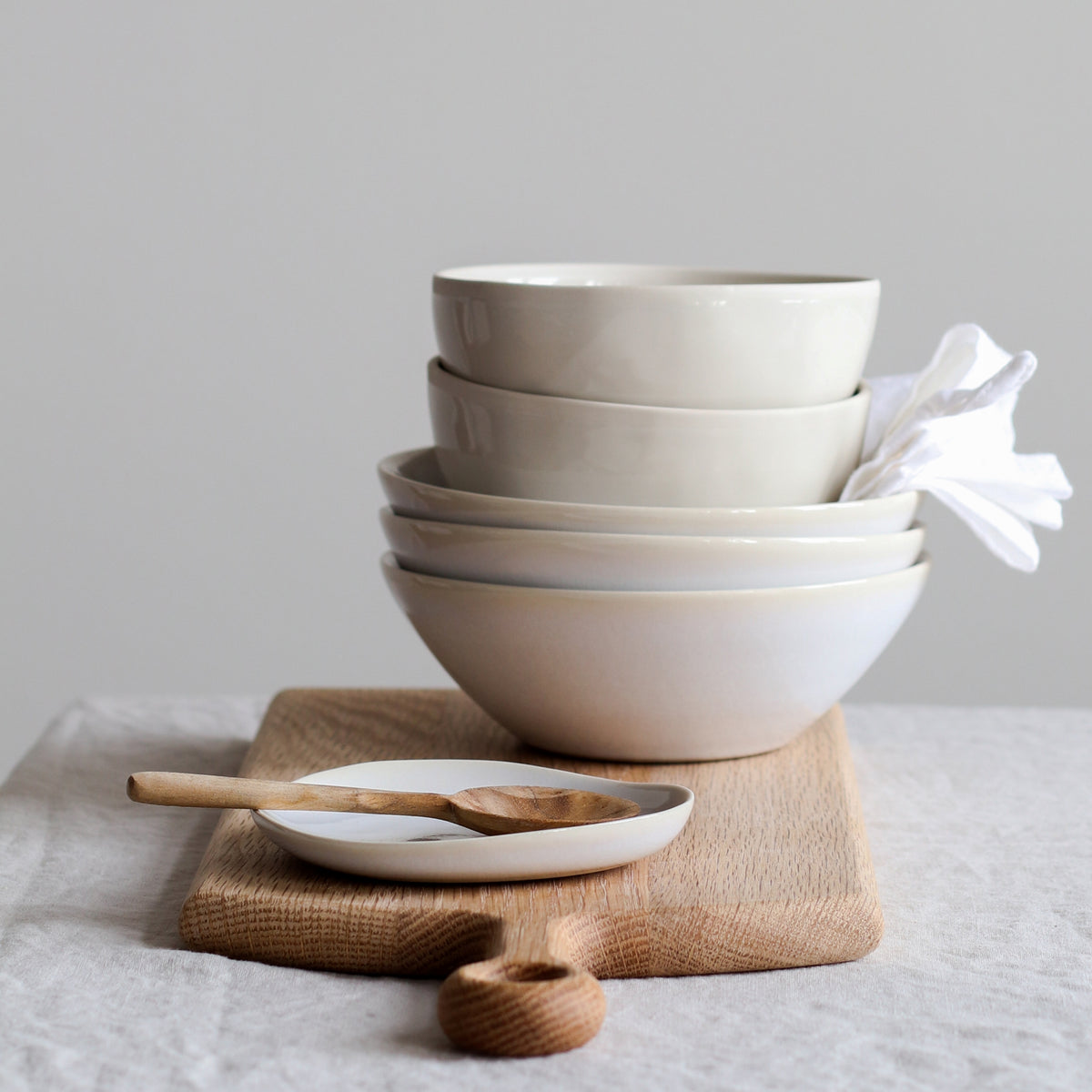 Levi Breadboard S | Oak by TELL ME MORE (tell-me-more-levi-breadboard-small)