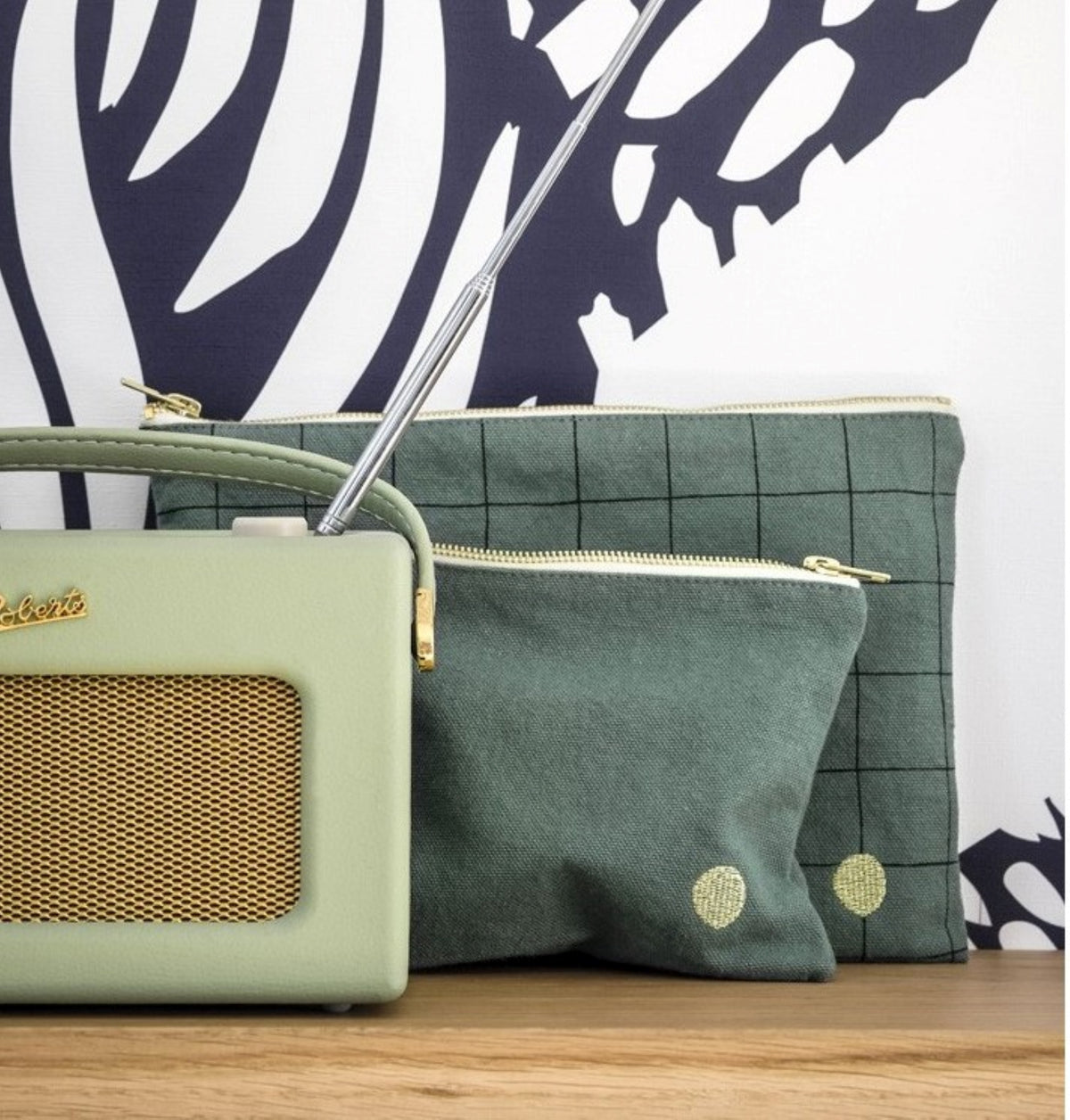 Pouch Oscar L | Sauge by La Cerise Sur Le Gateau (la-cerise-sur-la-gateau-pouch-oscar-sauge-l)